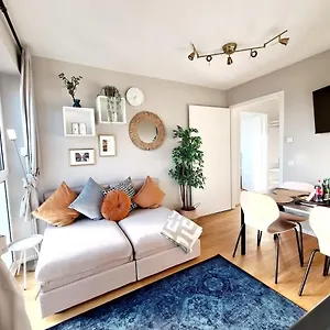  Apartment Urban Living - Floor